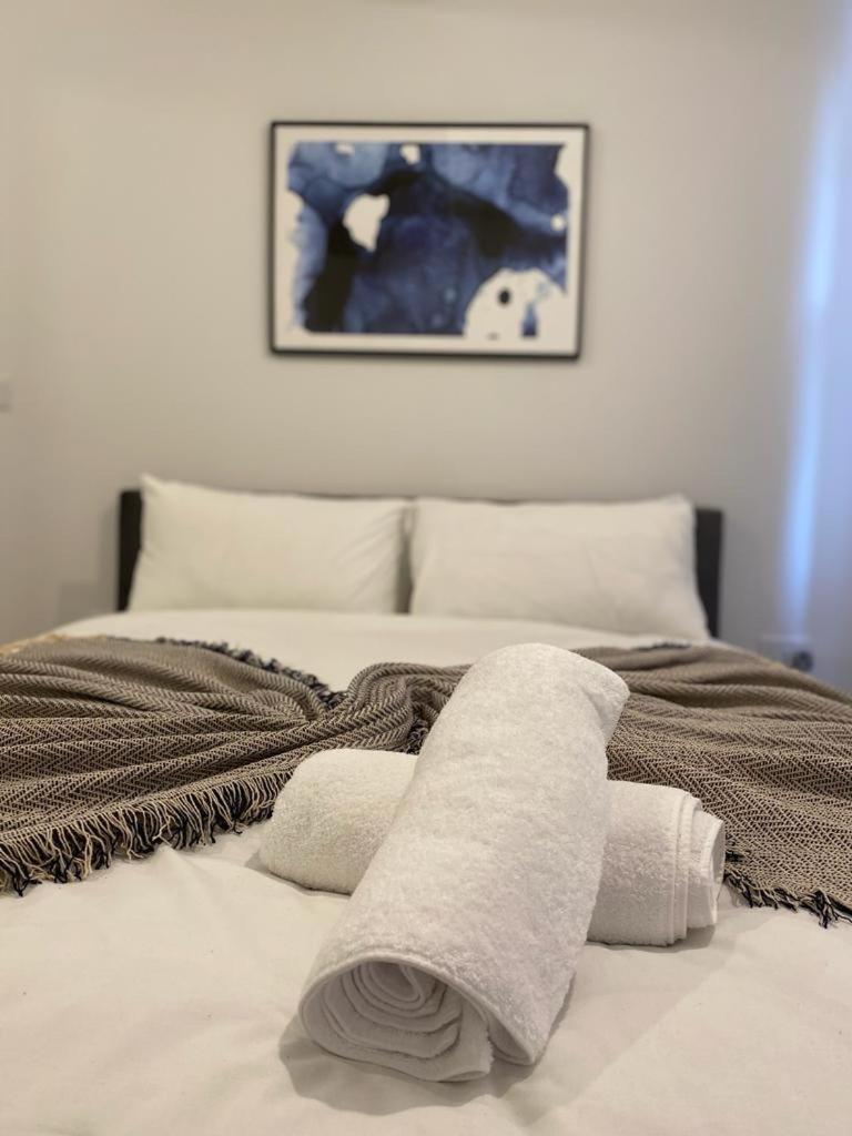 チェルトナムThe Grove King Bed Wi-Fi Ev Chargerアパートメント エクステリア 写真